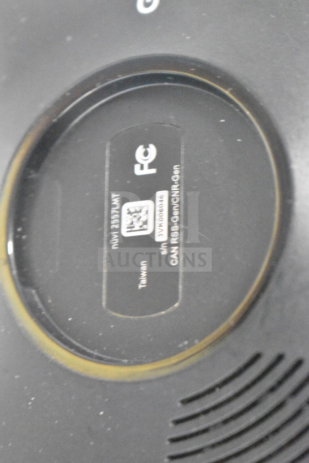 Garmin nüvi 2597LMT GPS, label with serial number 3VK060649, FCC compliance, origin Taiwan. Like new in original box.