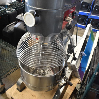 Brand new Avantco 177MX40H 40-quart planetary dough mixer with bowl, guard, whisk, 240V, 1 phase, scratch and dent.