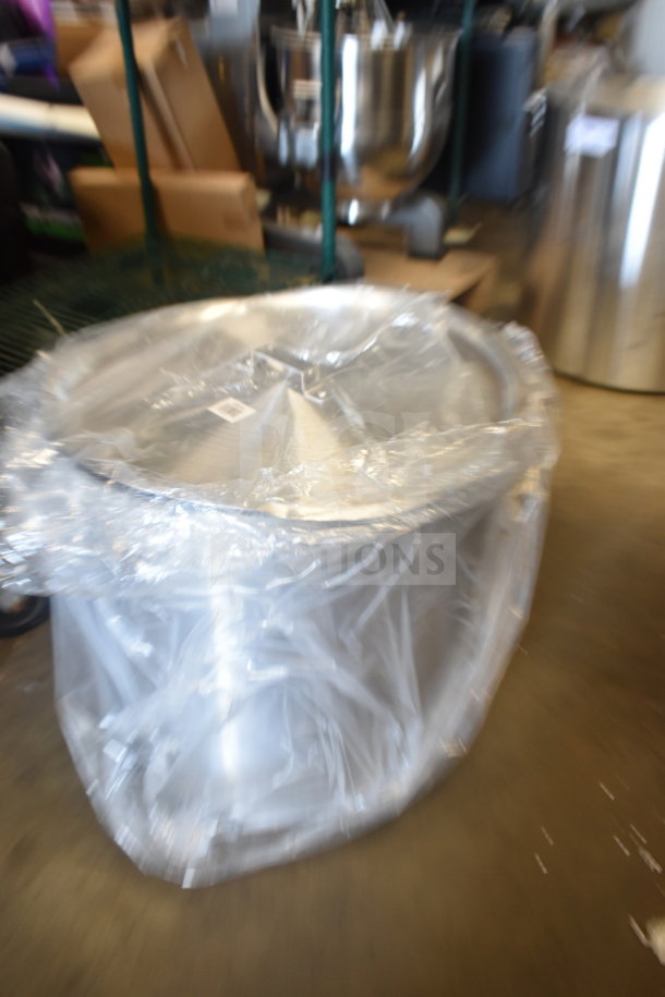 Brand new Choice 471SP160QTHD 160 Qt. aluminum stock pot wrapped in plastic; includes 471SP100QTHD 100 Qt. version.