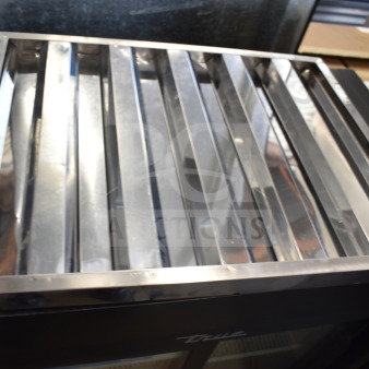 3 Steelton stainless steel hood filters, 20"x25"x2", new with scratch and dent condition. Model: 522HF2520.