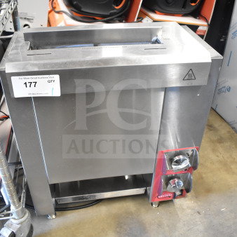 Brand new Avantco 177CPBTR66B commercial countertop bun toaster, 208V, 1 phase. Slight scratches; labeled with controls.