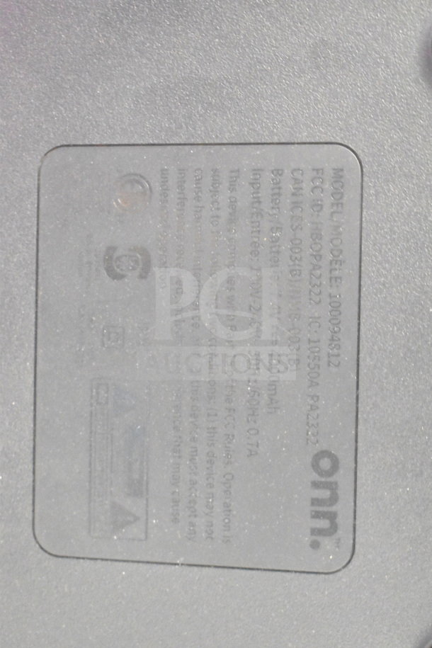 Onn Medium Party Speaker display model, FCC ID: I8GOA0222, 4000mAh battery, model 100094812, in good condition.