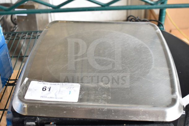2017 Hobart HTi-7LH26 commercial scale; stainless steel, tested. Back screen functional, front screen not working.