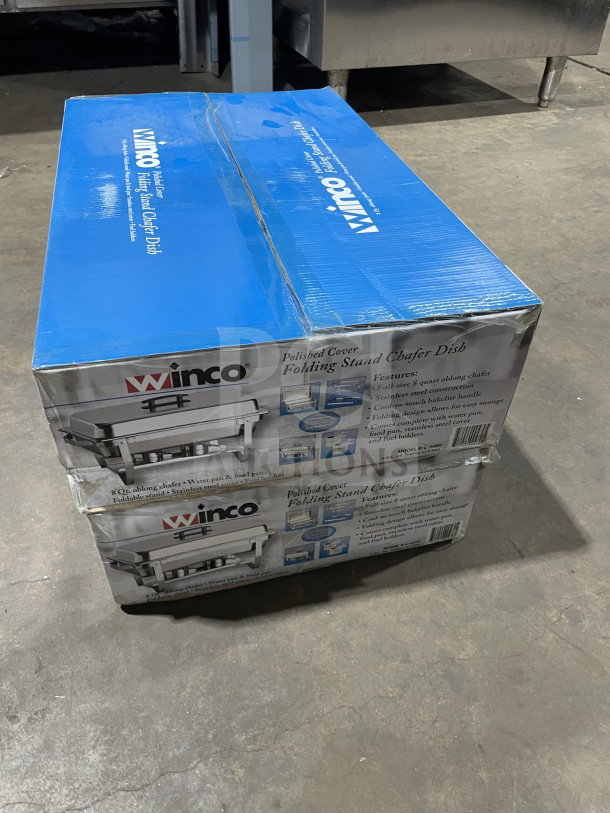 Winco C-4080 stainless steel 8 quart chafer, new in box. Features folding stand. Model C4080.