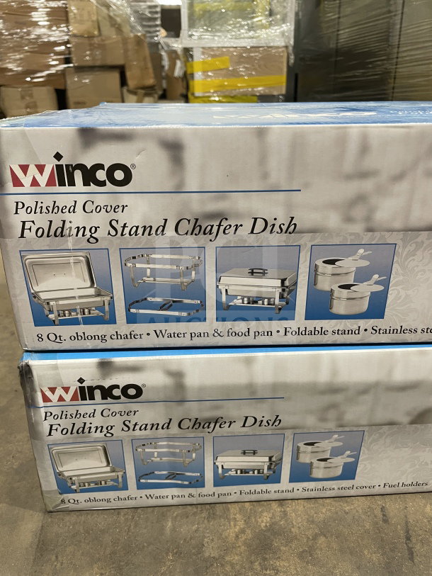 Winco C4080 8 Qt Folding Stand Chafer in box. Polished cover, stainless steel. Includes water and food pans. Brand new condition.