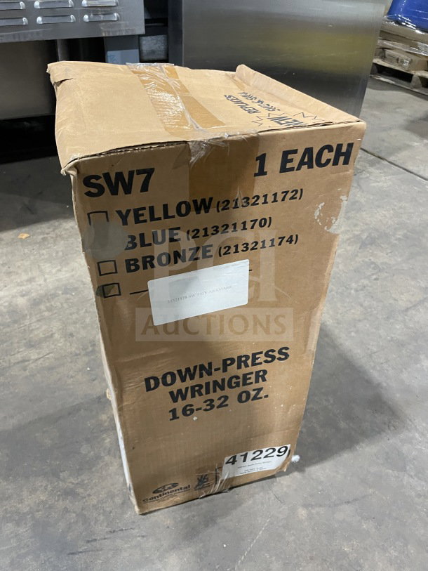 Brand new Continental Commercial Splash Guard Down-Press Wringer, 16-32 oz, in sealed box with product details.