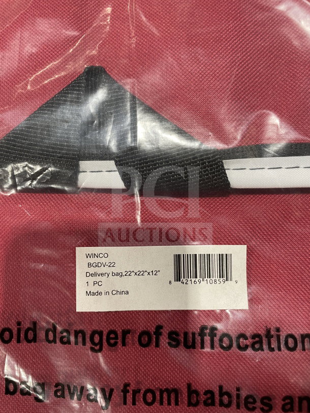 Winco Wingo BGPZ-2109 large pizza bag, new condition, red with black trim. Label: "Winco BGDV-22, Delivery bag, 22x22x12." Made in China.