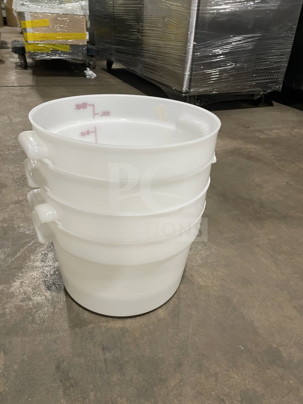 Brand new Cambro 12Qt round storage container, model RFS12148, in natural white. Features quart/liter markings.