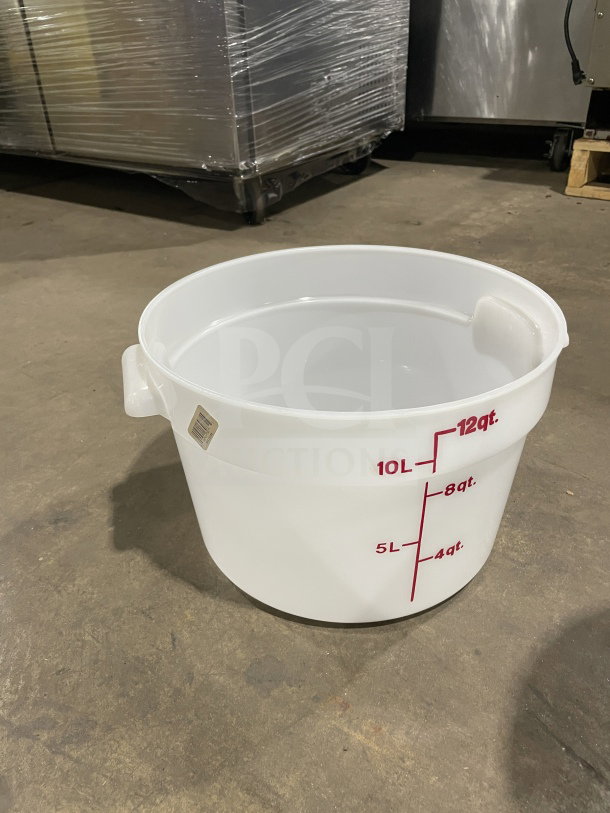 Cambro 12Qt commercial storage container, model RFS12148, in natural white. New condition. Volume markings in red.