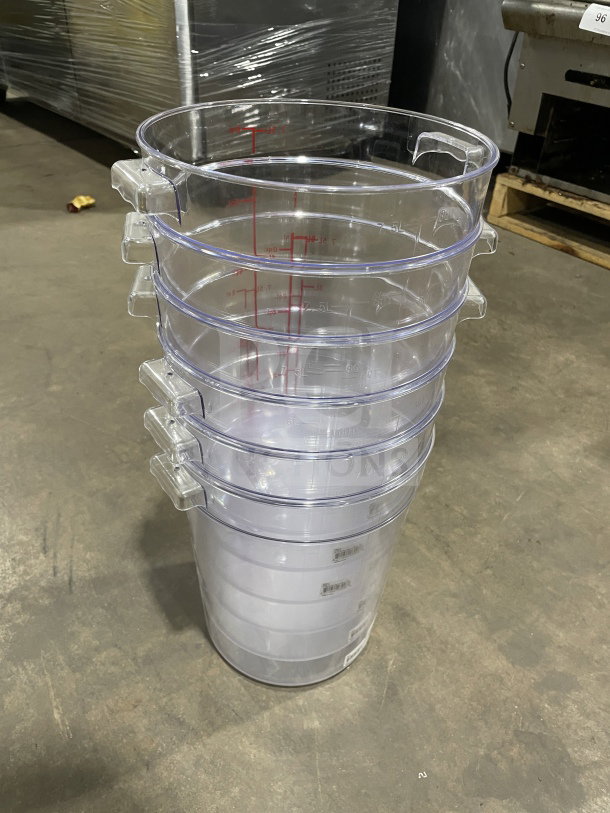 Winco PCRC-8 polycarbonate 8Qt round storage container, clear, new condition, with volume markings in red.