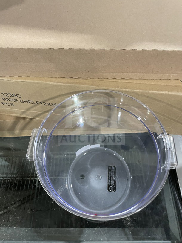 Winco Commercial 8Qt Clear Polycarbonate Round Storage Container, Model PCRC-8, new condition, visible label.