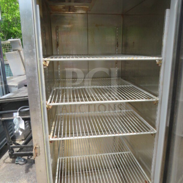 Masterbilt Endura NR241SSS/0 refrigerator, stainless steel, 4 shelves, on casters, 27x34.5x82, 115V, not cooling.