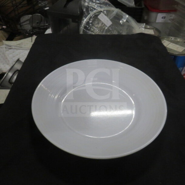 GET 10.5-inch Bowl, Model B32MN, white, appears in good condition. Ideal for dining or collection.