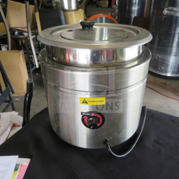 Avantco stainless steel 11 quart warmer, model 177W800, 120 volt, with control dial and "Caution Hot" label, pre-owned.