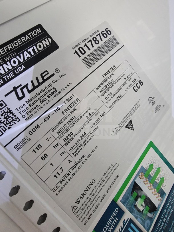 Label on True Merchandisers freezer, model GDM-43F-HC~TSL01. Details: serial number 10178766, 115V, 60Hz, refrigerant R290.