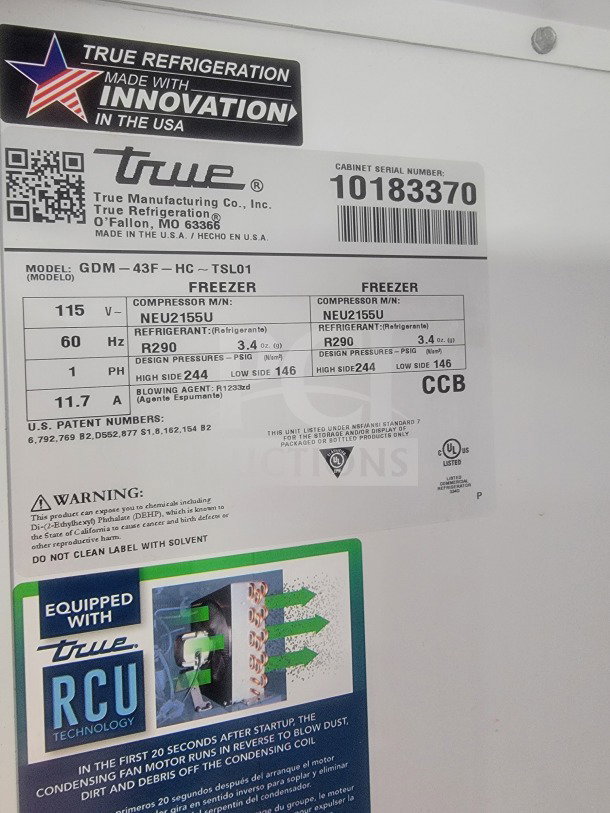 "True refrigeration label on SDG mobile trailer, model 20, featuring R290 refrigerant and RCU technology. Serial 10183370."