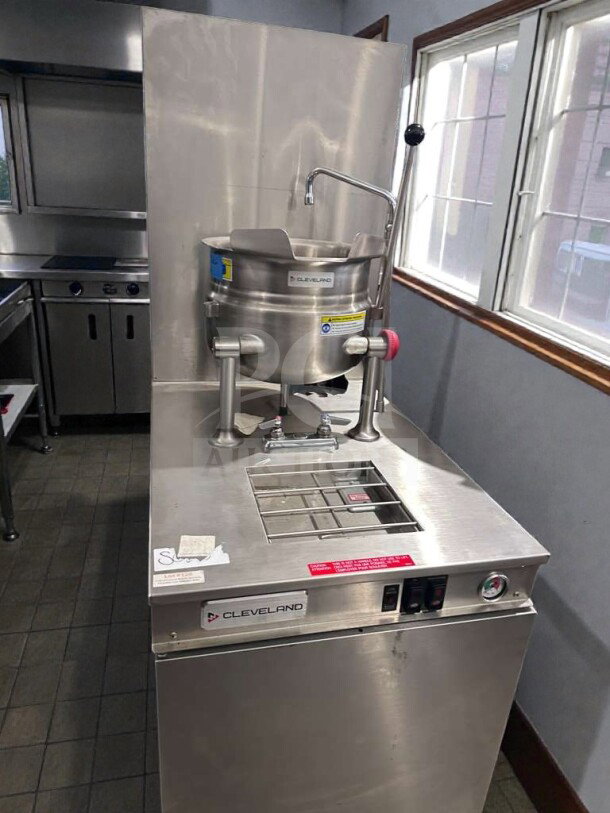 Brand new Cleveland 24GMK6200 commercial gas steam kettle, 24-gallon, NSF & CSA certified, fully tested, stainless steel.
