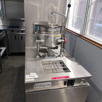 Brand new Cleveland 24GMK6200 commercial gas steam kettle, 24-gallon, NSF & CSA certified, fully tested, stainless steel.