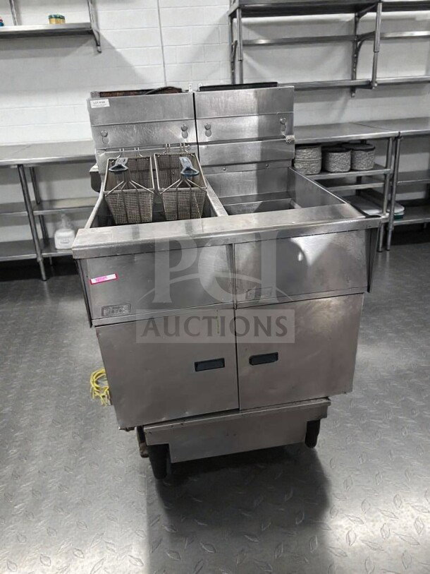 Pitco SG14 commercial gas fryer, 40 lb capacity, natural gas, excellent condition, NSF & CSA certified, fully operational.