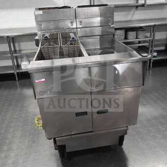 Pitco SG14 commercial gas fryer, 40 lb capacity, natural gas, excellent condition, NSF & CSA certified, fully operational.