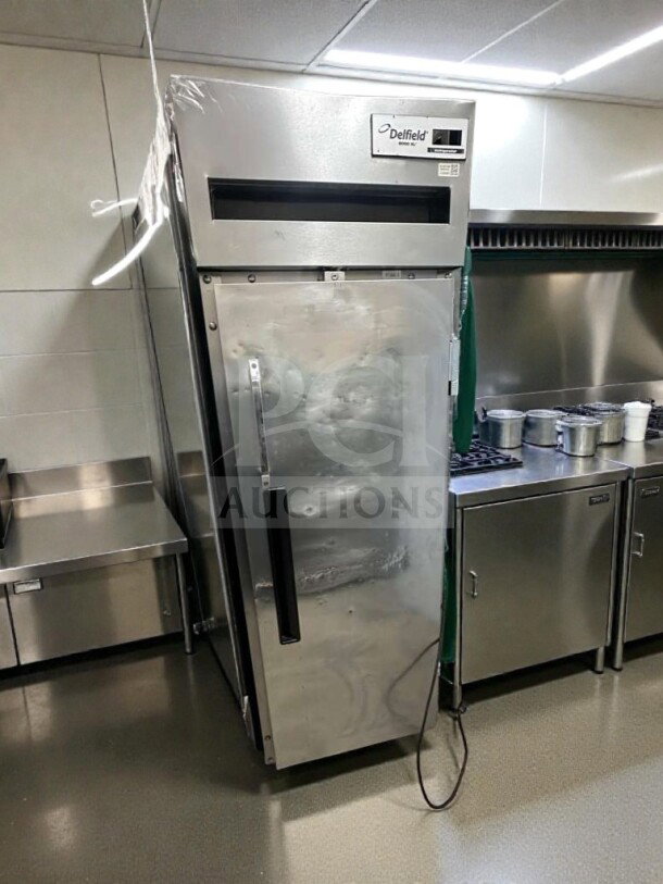 Delfield GSS2TL-8 commercial reach-in refrigerator, stainless steel, NSF & UL listed, fully tested, 115V, excellent condition.