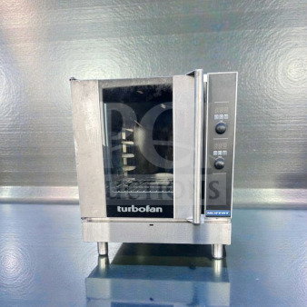 Outstanding condition Moffat Turbofan G32D5-1 full-size gas convection oven, NSF & ETL listed, fully tested operational.
