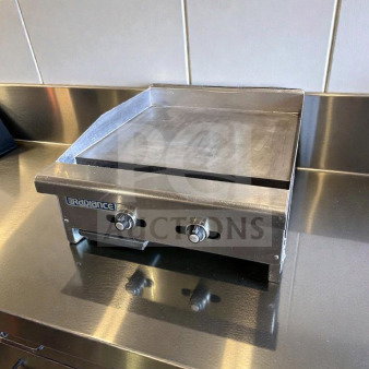 Radiance Commercial Gas Griddle, model RAD-M-GRD-0544, in exceptional condition with heavy-duty flat top, tested and operational.