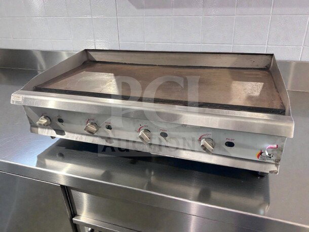 Stainless steel Randell CPG-L-GRD-0405 commercial gas griddle, superior condition, fully tested, natural gas operational.