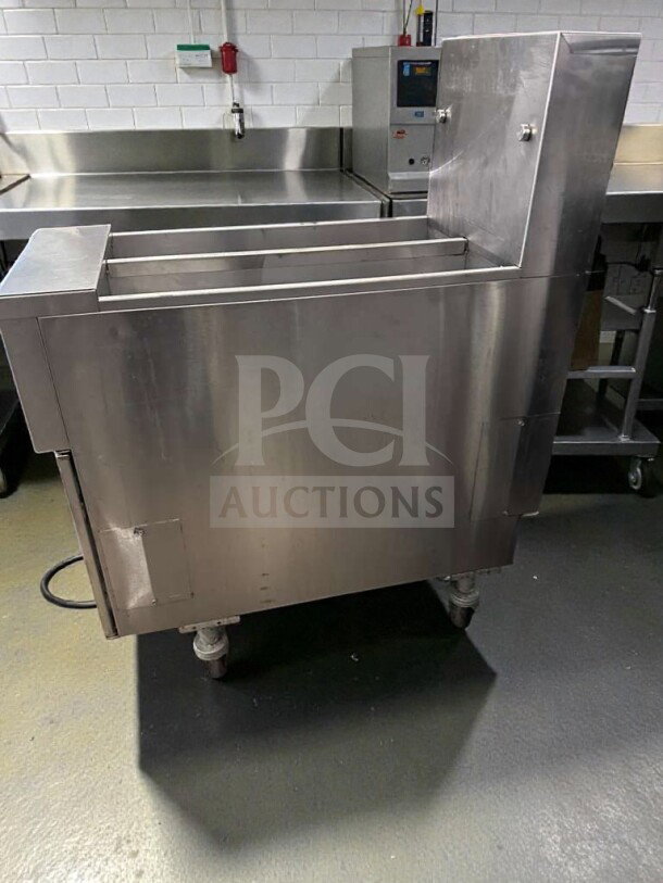 Pitco SG14T commercial gas fryer, top-tier condition, 40 lb capacity, natural gas, NSF & ETL listed, fully tested.