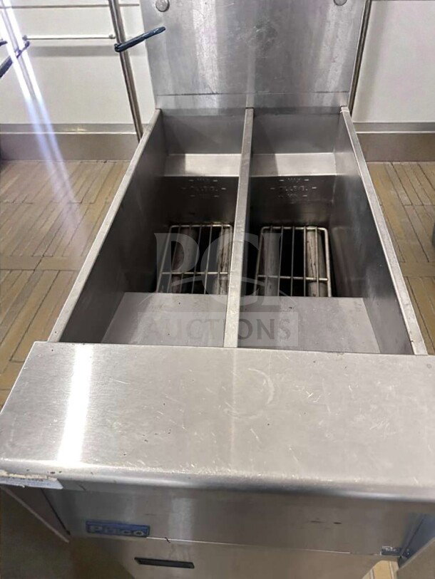 Pitco SG14T commercial gas fryer in top-tier condition, 40 lb capacity, natural gas, NSF & ETL listed, fully operational.