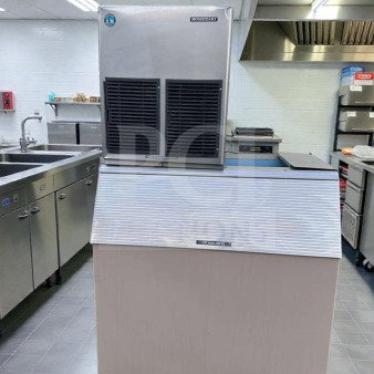 Hoshizaki E-1001MAH commercial ice maker with storage bin, air-cooled, UL & NSF listed, in exceptional condition.