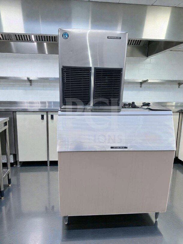 Hoshizaki E-1001MAH modular ice maker with storage bin, air-cooled, UL & NSF listed, exceptional condition, fully tested.