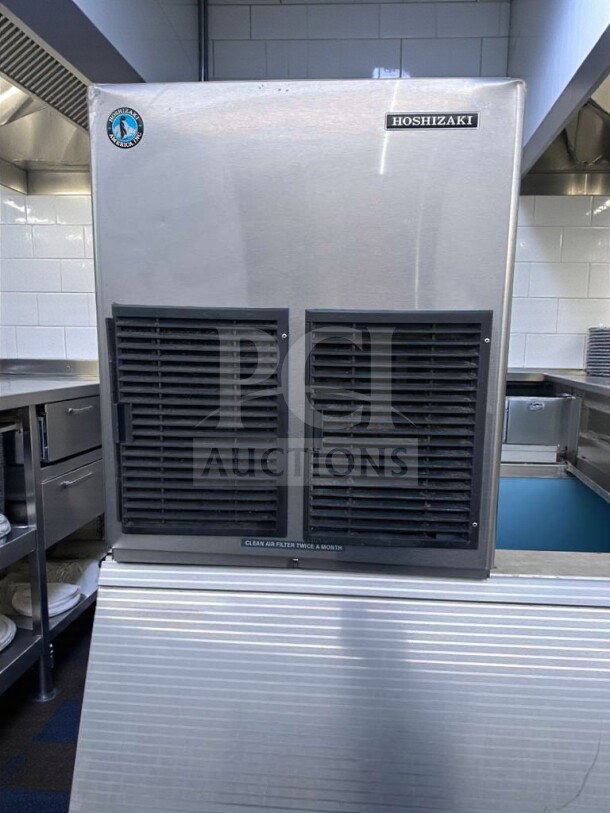 Hoshizaki E-1001MAH ice maker with storage bin, stainless steel, air-cooled, UL & NSF listed, fully operational, exceptional condition.