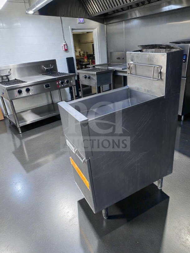 Frymaster ESG35T natural gas fryer, 40 lb capacity, excellent condition, NSF & ETL listed, fully tested, commercial kitchen.