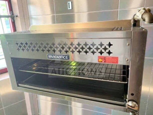 Radiance 24” Gas Cheesemelter, stainless steel, infrared burner, 20,000 BTU, tested operational, model RAD-M-CHEESE-0523.