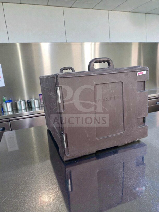 Carlisle Commercial Insulated Food Carrier, impeccable condition, fully tested, brown with handles, model CAR-S-HOT-0545.