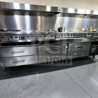 Randell LPRES1L3-120C4 refrigerated equipment stand, 6-drawers, superior condition, fully tested, self-contained.