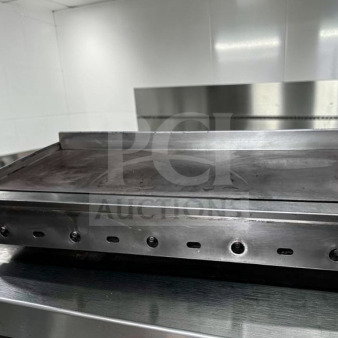 Jade Range 60" thermostatic gas griddle in exceptional condition, heavy-duty commercial flat top, natural gas, fully tested.