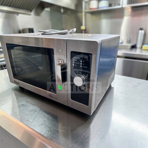 Amana RMS10DSA Commercial Microwave Oven in exceptional condition, 1000W, dial controls, stainless steel, fully tested.