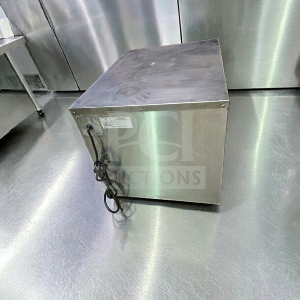 Food Warming HLC-1826-4(A) commercial heated holding cabinet, 4 pan capacity, superior condition, 120V, UL & NSF certified.
