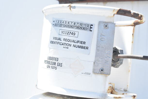 2021 Diamond Cargo food trailer with visible liquefied petroleum gas markings and visual requalifier identification number V112749.
