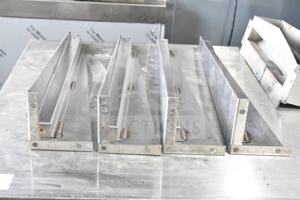 Alt text: Garland SDG 1 convection oven with thermostatic controls and view through doors. Metal legs, 80,000 BTU, commercial use.