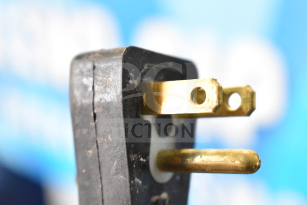 Close-up of a slightly worn power plug for Minus Forty Mini Cooler Merchandiser, Model 11-CSGF-X1-1C000-BL-FREAL.
