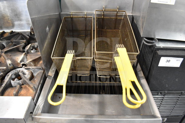 2018 Pitco Frialator 65C commercial fryer with dual baskets, natural gas, 65 lb capacity, 150,000 BTU, good condition.