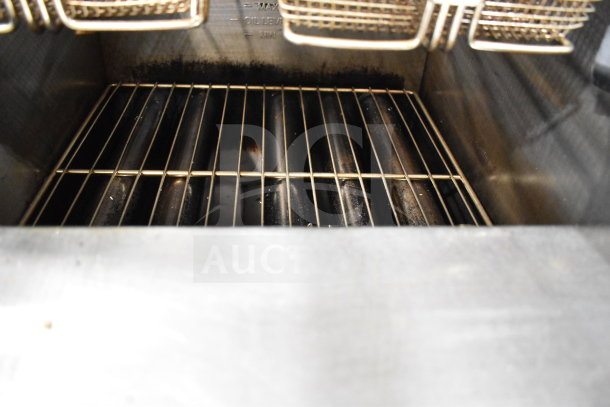 2018 Pitco Frialator 65C deep fat fryer, 65 lb capacity, natural gas, 150,000 BTU, interior view.