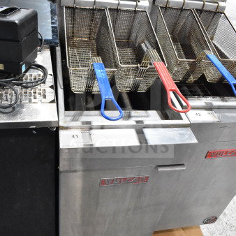 Vulcan LG400-1 commercial gas fryer, 120,000 BTU, stainless steel, with fry baskets; used condition.