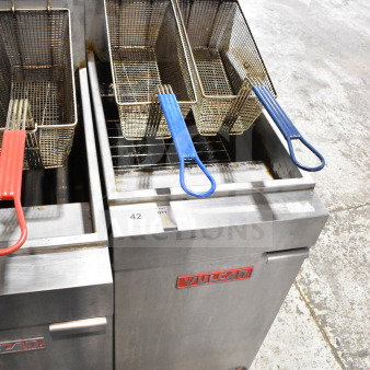 Vulcan LG400-1 commercial deep fryer, 120,000 BTU, natural gas, features dual baskets with colored handles, stainless steel, used condition.