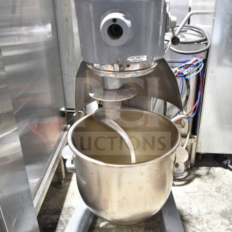 Hobart D300T commercial dough mixer, 30-quart with bowl and dough hook. 200V, 3-phase, used condition.