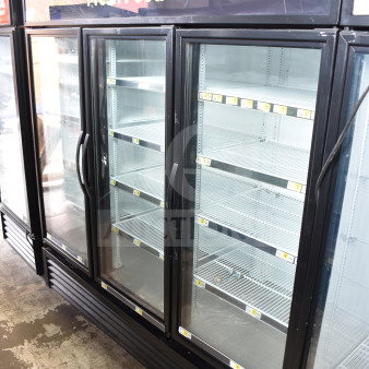 2016 True GDM-72-HC 3-door commercial cooler, glass front, 115V, 1 phase, tested and working, "Fresh Food" label.