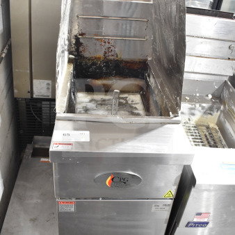 2022 Cooking Performance Group 351FFOP50N commercial natural gas fryer, 120,000 BTU, stainless steel, pre-owned condition.
